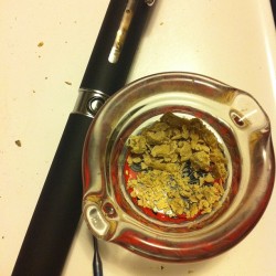 wynn1ng:  Happy dabbing everyone. (: 