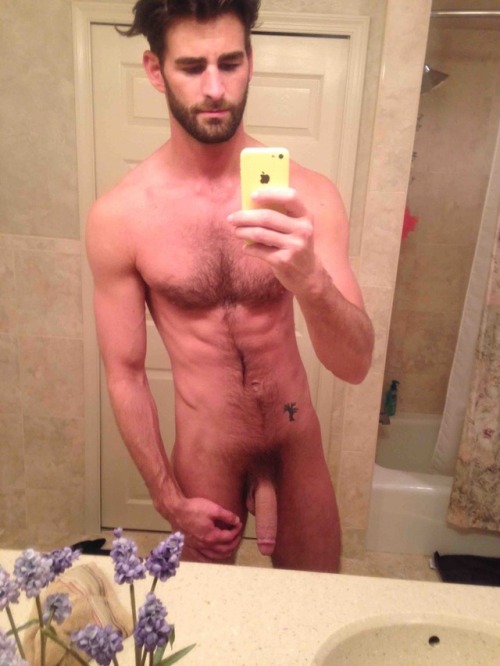 tommytank4:  https://www.tumblr.com/blog/tommytank4 - over 140,000 hot and muscular men