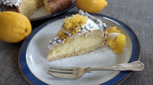 petermorwood:Another of @dduane’s last-week baking experiments: Torta della Nonna, “Granny’s Custard