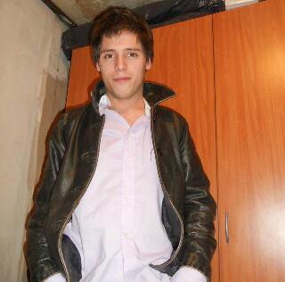 chilenoskalientes:  Daniel, 20 años. Otro pendejito calentón de Santiago. Rico!
