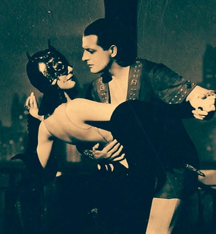 fantascientificamentevintage:   “Madame Satan” (1930) 