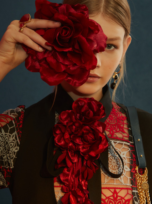 Floral Blooms
ELIE SAAB Pre-Fall 2018 #WestboundDetour