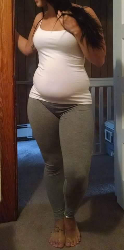 timmydposts:  I like the shape of this girl