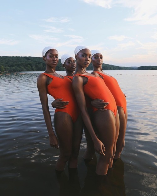 androphilia:Synchronized swimmers by Breeze, 2018