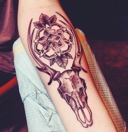 fuckyeahtattoos:  elk skull/bismuth/mandala