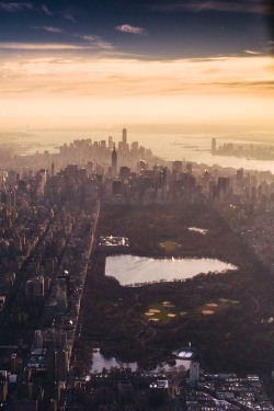 r2&ndash;d2:  Manhattan by (100yearsfromnow) | Follow on Tumblr  