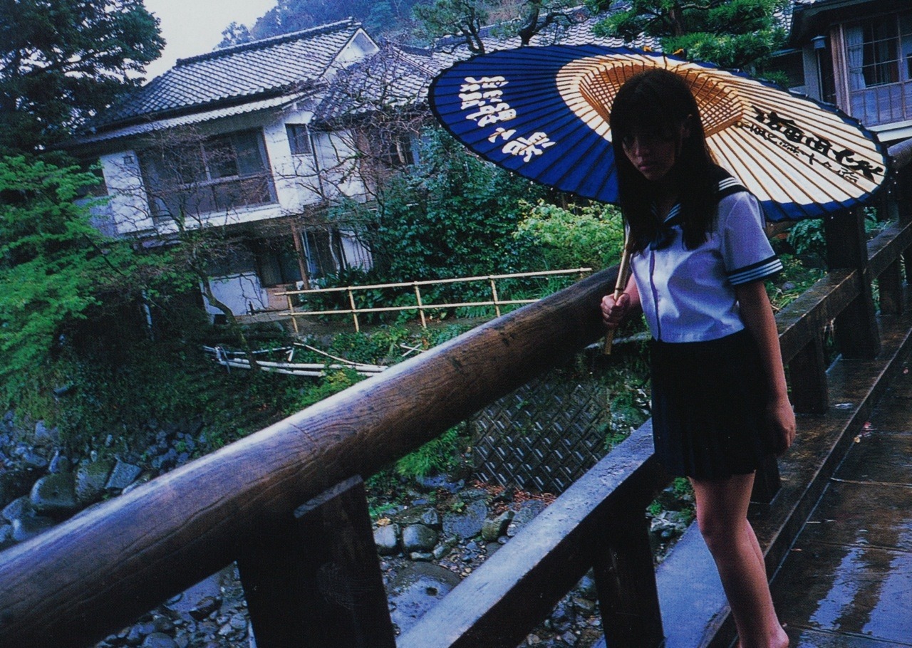 bullesdejapon:  Luna Nagai by Araki 
