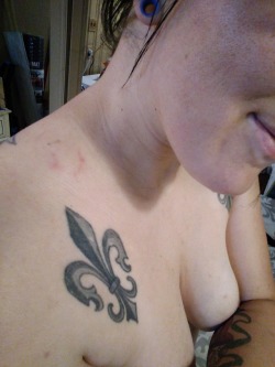 cyanideandcandy:  Bite marks and bruises coming in :3