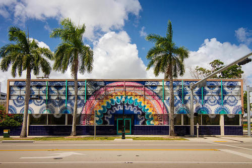 hifructosemag:  Miami’s Douglas Hoekzema, also known as Hoxxoh, creates murals that do more than absorb the gaze of the viewer. Nearby objects appear as though they can be pulled into the artist’s latest, hyperdimensional works. More on HiFructose.com.