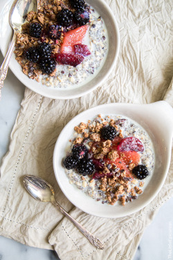 delta-breezes:Chia Oatmeal Breakfast Bowl