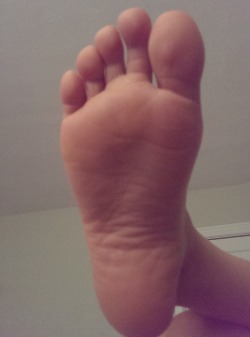 princezzisis:  Princezz Isis Sexy Feet turned