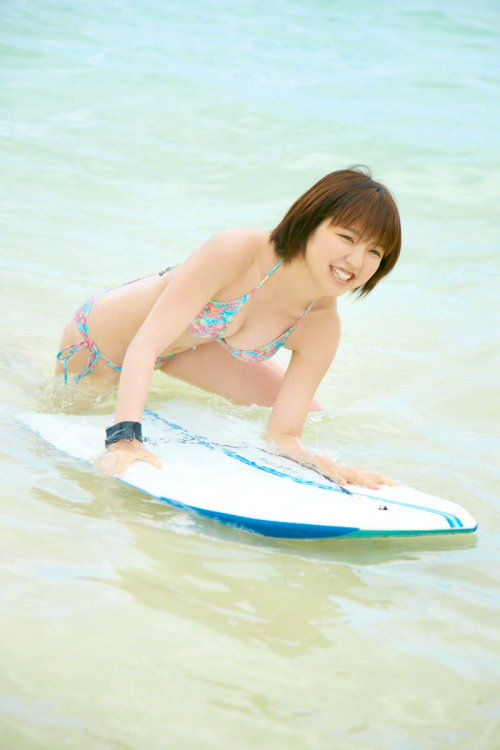 Surfing Girl - Erina Mano (真野恵里菜) 