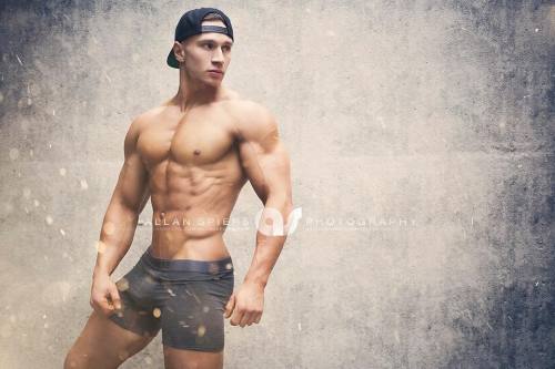 cdnlifter27:  Kevin Lisak Photos: Allan Spiers and Keegan Evans 