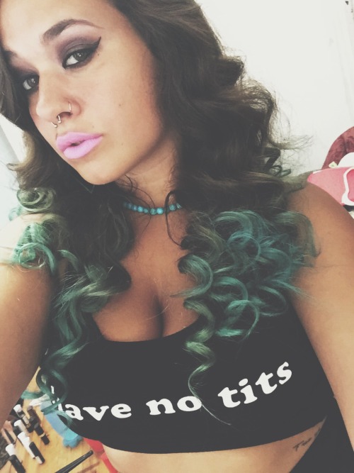 dablackpeterpan:  shaqdeva:  asavageking:  shaqdeva:  I have no tits  😈👀👀👀😍  🙈  LAWD
