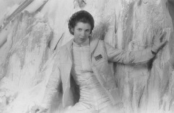 swffaq:  starwars:  Throwback Thursday - Galaxy’s Next Top Model  Great new picture of Leia from ESB!  Added it to the corresponding page.It kills me to think of all the promo photos LFL has that have never been released…