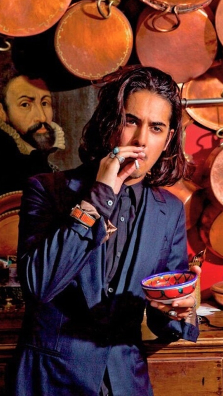 pebaicons:  avan jogia lockscreenslike if you save