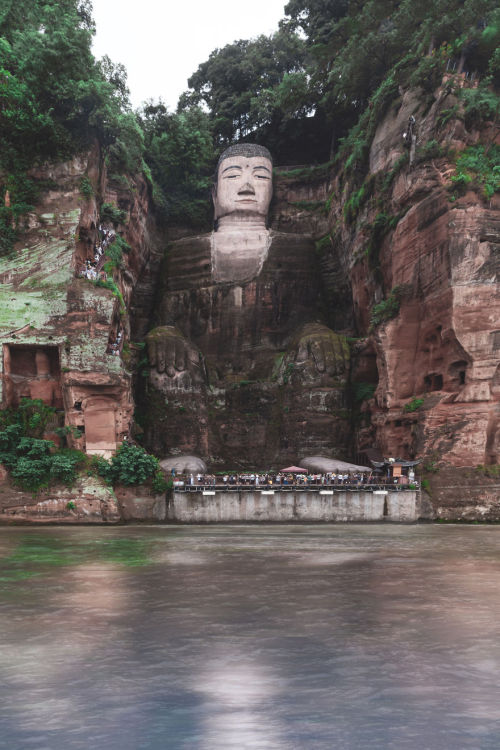 urhajos:The craziest temples of Asia, Eleonora Costi