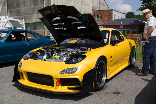 carpr0n:  Starring: Mazda RX7  (by growler2ndrow)