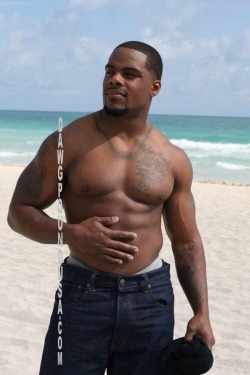 playboydreamz:  FOLLOW PLAYBOYDREAMZ ON INSTAGRAM: PLAYBOYDREAMZOFFICIAL  He is so fine as hell