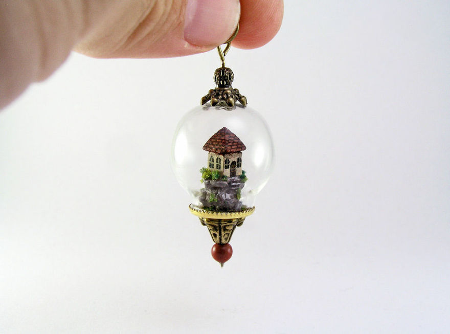 culturenlifestyle: Artist Creates Exquisite Steampunk Miniature Worlds in Jewelry