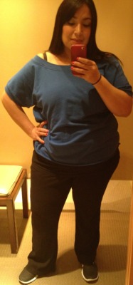 realcurveslatina79:  Pre-Zumba :-)