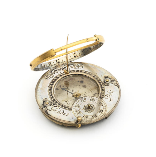ltwilliammowett:Silvered and brass pocket dial with compass, german early 18th century