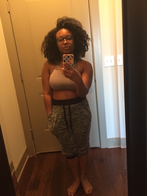 thatfineassaliengirl:  Stay at home Saturday