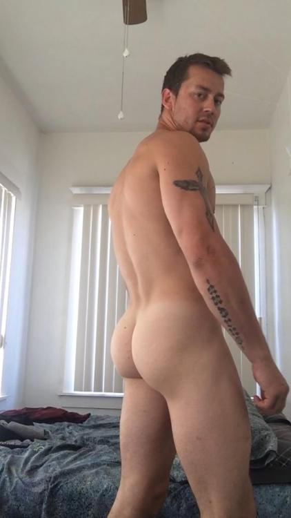 jockswiththickcocks:Follow for: HOT GUYS, HOT COCKS, AND THE HOTTEST SEX!Active GAY PORN BLOG! >&