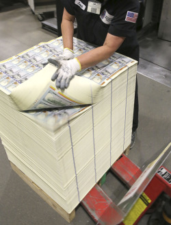 legaleyez:  the-packster:  Those new hundreds