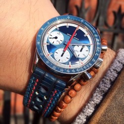 omegaforums:  Awesome Universal Geneve Compax