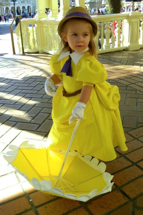 mydisneydaze:Miss Lane debuted her latest Disney costume at WDW Sunday for Dapper Day. She cosplayed
