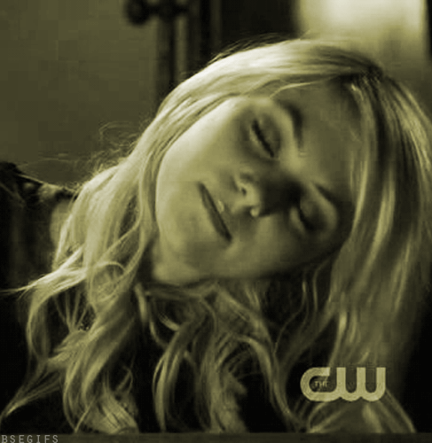 lolettestratton:  He was home and he was alive. She never wanted to lose him again. 