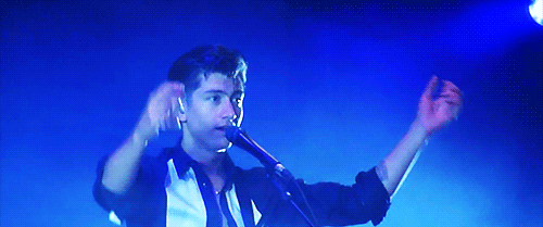 arcticbella:  and you say he doesn’t know what to do with his hands 