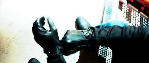 ccrogues: Suit up.