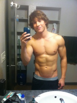 brentwalker092:  Fit boy :) 