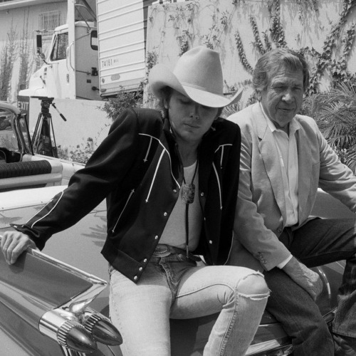 j-erseyboy:Dwight Yoakam and Buck Owens in Los Angeles, California, 1988.“I said to Dwight, ‘I have 