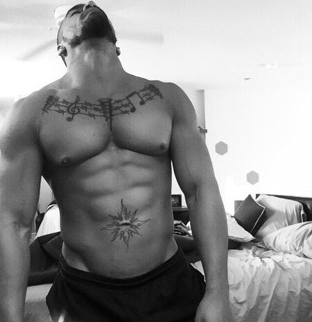 mascrawfreak:  This sexy nigga got dick &amp; azz AND he a Rican!  😍😍😍