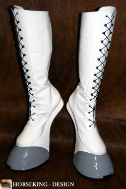 kristenlang1227:  dollmakergeneral: horseking-design:  Knee high pony boots for a Rapidash character. With TrottersGrip horseshoes and hard rubber pad at heel attached. Want them? Go to my ETSY shop or send a message! https://www.etsy.com/shop/HORSEKING