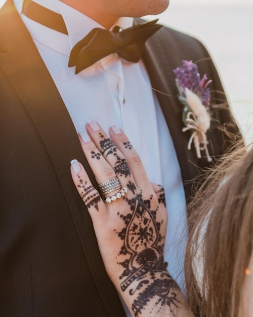 I just love hennas! They give away the culture of the bride  #bodrumphotographer #bodrumfotoğraf&cce