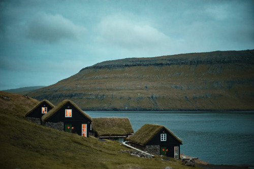 capturedphotos: Faroe Islands It wouldn’t be surprising if people aren’t familiar with this place as I most certainly wasn’t until I kept seeing photos of it pop up in photos and stories from landscape photographers. It’s a group of islands in