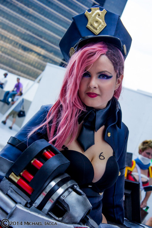 sharemycosplay:  Today’s #lunchtime #leagueoflegends post features Ieatkey blades #Cosplay as Officer Vi https://www.facebook.com/IeatkeybladesCosplay Interviews, features and more. Visit http://www.sharemycosplay.com Sharing the cosplay for you!