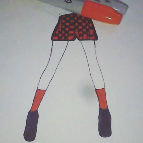 #avanzando hoy de rojo y negro con mis #sharpie  #red#drawing#fashiondrawing#shoes#short#work#dibujo