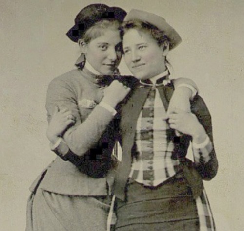 eden-duh: Vintage Lesbian Couples