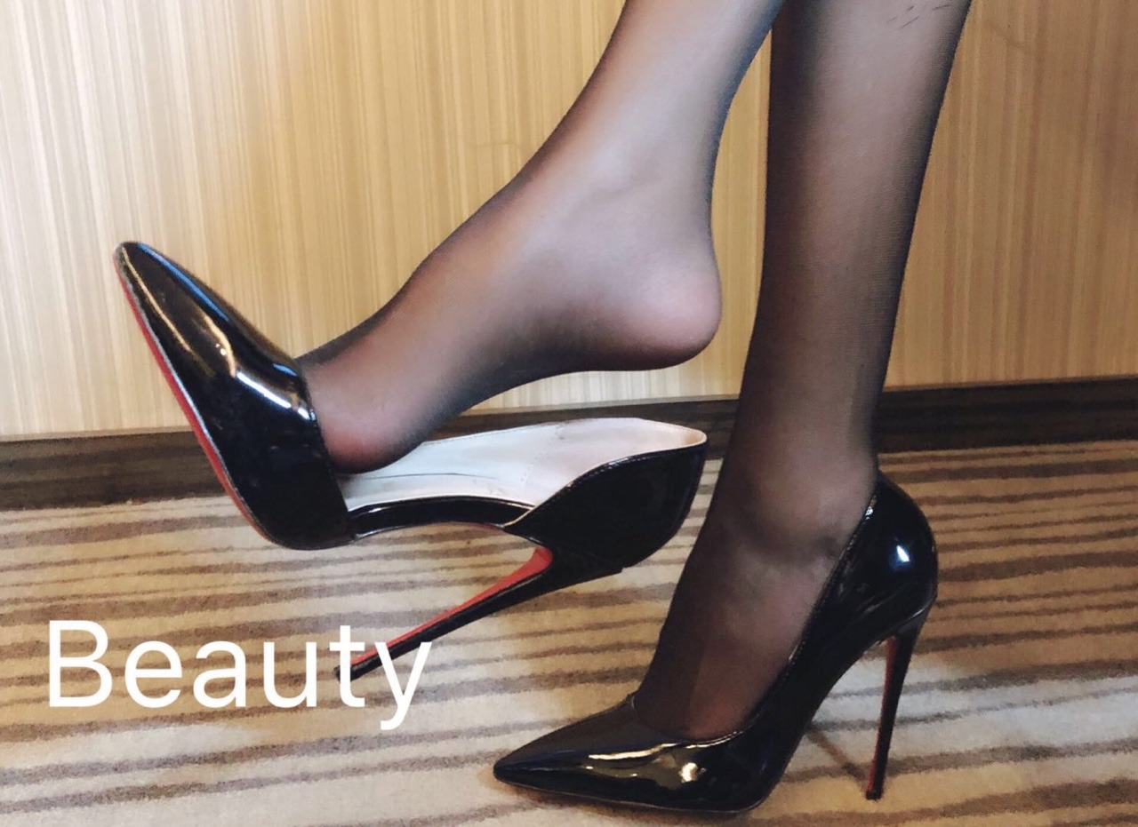 beautysexybaby:  新年快乐
