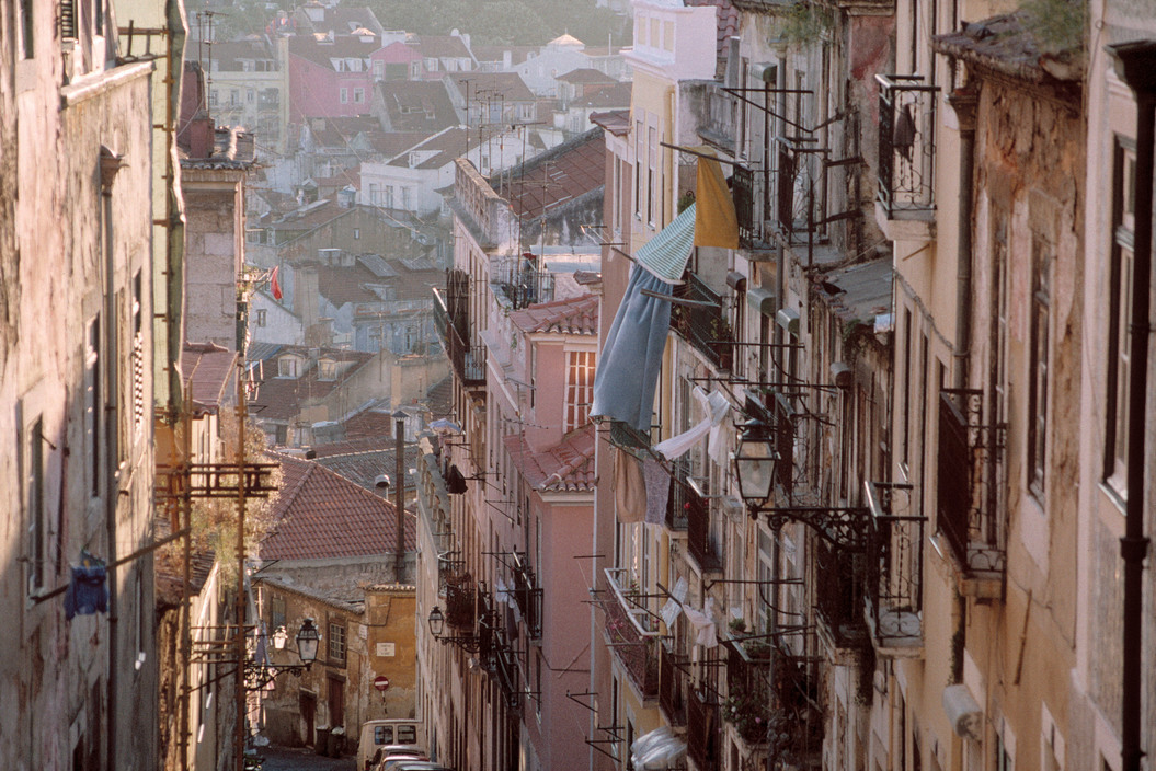 barcarole:  Lisbon, Portugal, 1998. Photos by Gueorgui Pinkhassov.