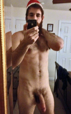 Straightguyscocksout:  Straightguyscocksout.tumblr.com 