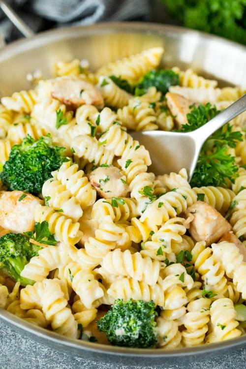 daily-deliciousness: Chicken broccoli alfredo