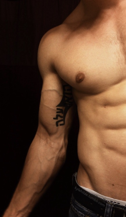 kylehilde:  love when my arms look vascular