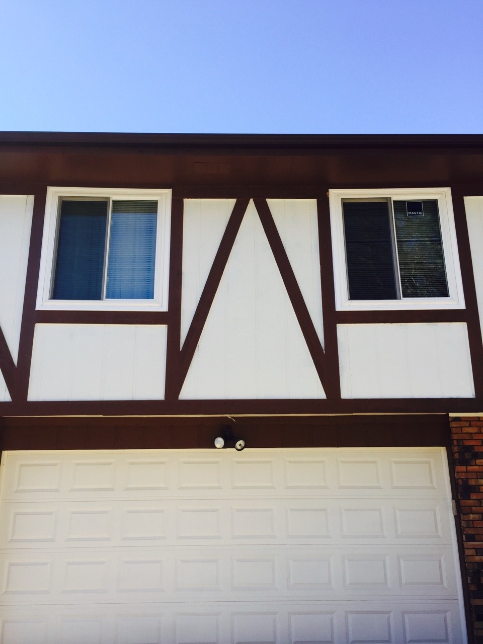 <p>New Mastic windows on this home to finish this one off.</p>