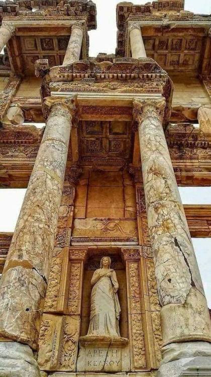 ancientorigins: Turkey Celsus Library in Ephesus